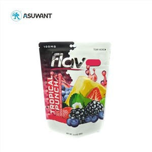 Zip brava koja stoji u plastičnoj torbici sušena hrana za pakiranje